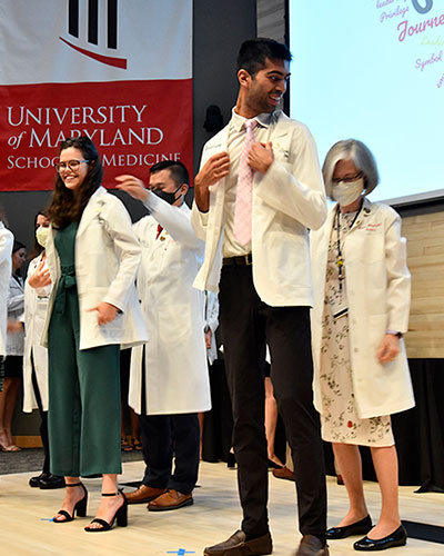 2021 Archive - 25th Annual White Coat Ceremony Welcomes Class of 2025 |  University of Maryland School of Medicine