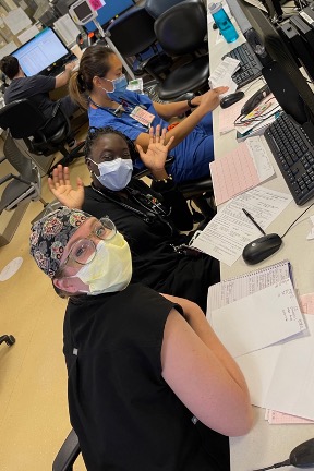 International Em residents collaborating on shift