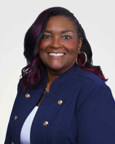 headshot of Tara Armstrong