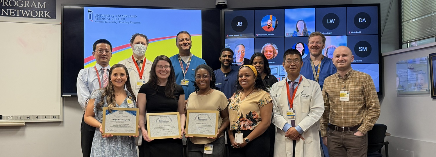 Dosimetrists smiling with dosimetry students class of 2026