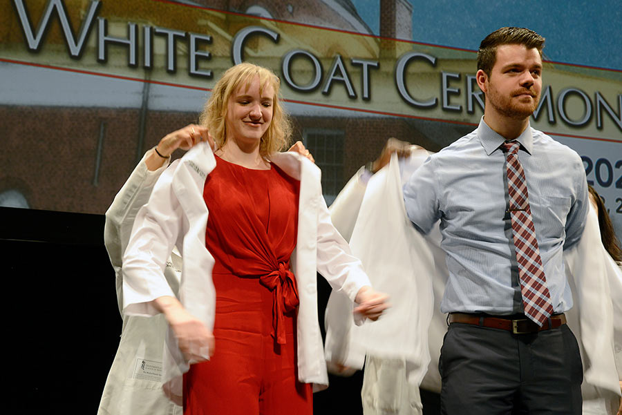 WHITE-COAT2017-B